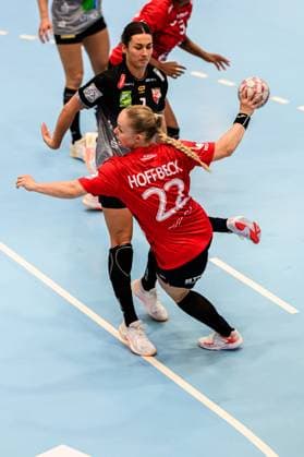 Rikke, Hoffbeck Aussen, Thueringer HC, 22 , E , Molenaar Rueckraum Links, SV Union Halle Neustadt, 7 GER, Thueringen, Thueringer HC vs SV Union Halle Neustadt, Alsco Handball Bundesliga Frauen, 1 Handballbundesliga Frauen, Handball, 1 Spieltag, Season 2025 2026, Sunday, 15 Copyright: xEibner-Pressefoto MartinxHerbstx EP_MHT