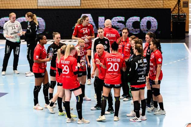 Herbert, Mueller coach, Thueringer HC with the speech in the intermission GER, Thuringia, Thueringer HC against SV Union Halle Neustadt, Alsco Handball Bundesliga Frauen, 1 Handballbundesliga Frauen, Handball, 1 Matchday, Season 2025 2026, Sunday, 15 Copyright: xEibner-Pressefoto MartinxHerbstx EP_MHT