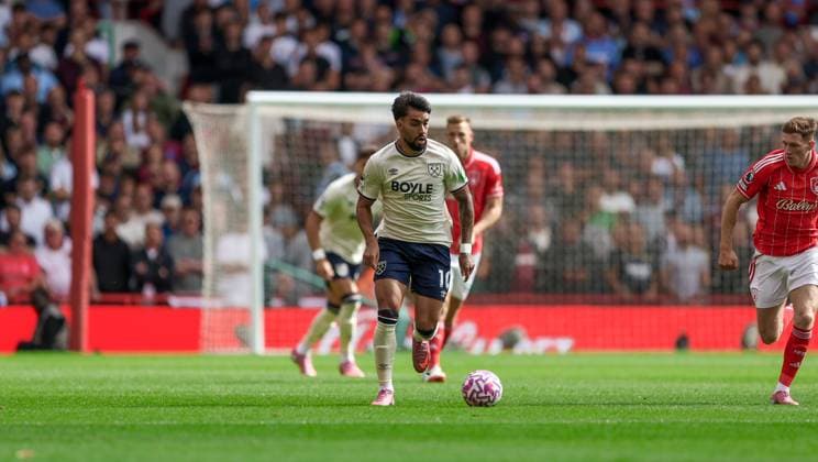 Nottingham Forest v West Ham United Premier League 31 08 2025. West Ham United midfielder Lucas Paqueta (10) during the Premier League match between Nottingham Forest and West Ham United at the City Ground, Nottingham, England on 31 August 2025. Editorial use only DataCo restrictions apply See www.football-dataco.com , Copyright: xSimonxDaviesx PSI-22725-0030