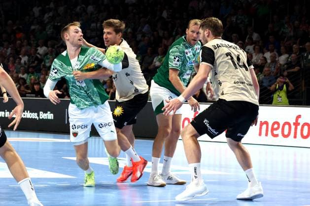 DEU, DHB, 1 HBL, Fuechse Berlin vs Bergischer HC, 31 08 2025, Max Schmeling Halle, Berlin, DEU, DHB, 1 HBL, Fuechse Berlin vs Bergischer HC, in the picture Mathias Gidsel Fuechse Berlin 19 , Lars KooijAndersen Bergischer HC 15 , Gerdas Babarskas Bergischer HC 14 nordphotoxGmbHx xEngler nph00076