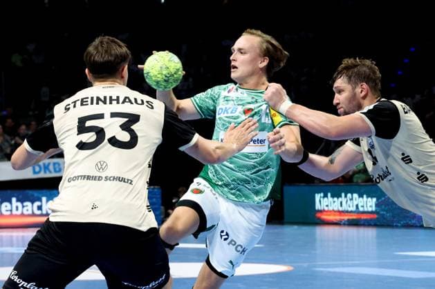 DEU, DHB, 1 HBL, Fuechse Berlin vs Bergischer HC, 31 08 2025, Max Schmeling Halle, Berlin, DEU, DHB, 1 HBL, Fuechse Berlin vs Bergischer HC, in the picture Tobias Grondahl Fuechse Berlin 15 , Soeren Steinhaus Bergischer HC 53 , Gerdas Babarskas Bergischer HC 14 nordphotoxGmbHx xEngler nph00076