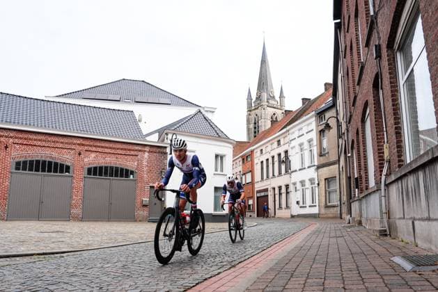 2025 UCI Para-cycling Road World Championships Picture by Olly Hassell SWpix.com - 31 08 2025 - Cycling - 2025 UCI Para-cycling Road World Championships - Ronse, Flanders, Belgium - Men C4 Road Race - Leading duo - Mattis Lebeau (France), Kevin Le Cunff (France) Copyright: x xSWpix.comx(t axPhotographyxHubxLtd)xOllyxHassell SWpix.comx SWP-3069-1860