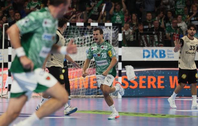 GER HBL season 2025 2026 FÜCHSE Berlin vs Bergischer HC, 31 08 25, Max Schmeling Halle, Berlin, Tim FREIHÖFER Füchse Berlin 20 cheers after scoring, Emotion, Scream