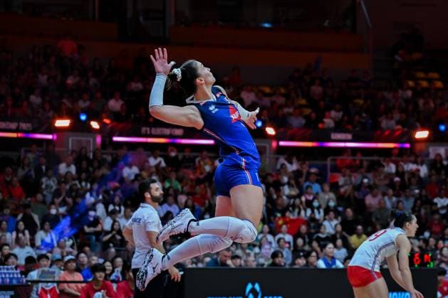 China v France - FIVB Women’s World Volleyball Championship BANGKOK, THAILAND - AUGUST 31: Helena Cazaute (1) of France in action during the FIVB Women s World Volleyball Championship match between China and France at Huamark Indoor Stadium in Bangkok, Thailand on August 31, 2025. Mustafa Hatipoglu Anadolu Banghok Thailand. Editorial use only. Please get in touch for any other usage.  Copyright: x2025xAnadoluxMustafaxHatipoglux