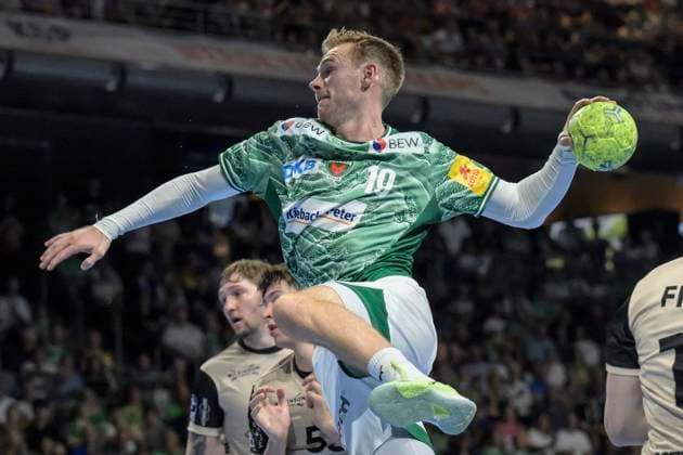 in the picture from l Mathias Gidsel Fuechse Berlin , action, fight, fights for the ball, GER, Berlin, handball, Fuechse Berlin vs Bergischer HC, DAIKIN Handball Bundesliga, in the Max Schmeling Halle, 31 08 2025, Copyright: HMBxMedia UwexKoch