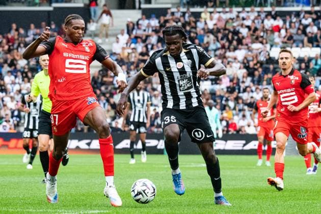 FOOTBALL : SCO Angers vs Stade Rennais - Ligue 1 - JournÃ e 3 - 31 08 2025 Prosper Peter (ANGERS SCO) Jeremy Jacquet (Stade Rennais) AngersFrance  Copyright: xBaptistexAutissierx
