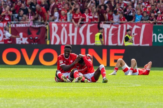 Freehand, emotion, joy, f l Maxwell Gyamfi 1 FC Kaiserslautern, 04 , Faride Alidou 1 FC Kaiserslautern, 48 sitting on the ground after the final whistle, GER, 1 FC Kaiserslautern vs SV Darmstadt 98, Football, 2 Bundesliga, Matchday 4, Season 2025 2026, 31 08 2025, DFL REGULATES PROHIBIT ANY USE OF PHOTOGRAPHS AS IMAGE SEQUENCES AND OR QUASI VIDEO, GER, 1 FC Kaiserslautern vs SV Darmstadt 98, Football, 2 Bundesliga, Matchday 4, Season 2025 2026, 31 08 2025 Kaiserslautern Copyright: xEibner-Pressefoto Jan-NiclasxGrox EP_JGG