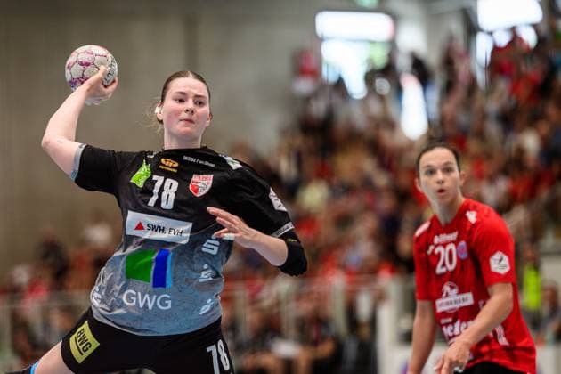 Lucy, Strauchmann Kreislaeufer, SV Union Halle Neustadt, 78 , Jana Leonie, Scheib Rueckraum, Thueringer HC, 20 GER, Thuringia, Thueringer HC vs SV Union Halle Neustadt, Alsco Handball Bundesliga Frauen, 1 Handballbundesliga Frauen, Handball, 1 Spieltag, Season 2025 2026, Sunday, 15 Copyright: xEibner-Pressefoto MartinxHerbstx EP_MHT