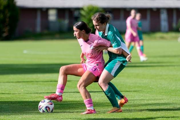 v li Sara Sahiti TSG II, 10 , Emma Thornley Fürth, 3 , duel, duel, tackle, tackling, dynamics, action, action, 31 08 2025, St Leon Rot Germany , Football, Women, Regionalliga Süd, TSG 1899 Hoffenheim U20 SpVgg Greuther Fürth, 31 08 2025, St Leon Rot Germany , Soccer, Women, Regionalliga Süd, TSG 1899 Hoffenheim U20 SpVgg Greuther Fürth, DFB DFL REGULATIONS PROHIBIT ANY USE OF PHOTOGRAPHS AS IMAGE SEQUENCES AND OR QUASI VIDEO xozx