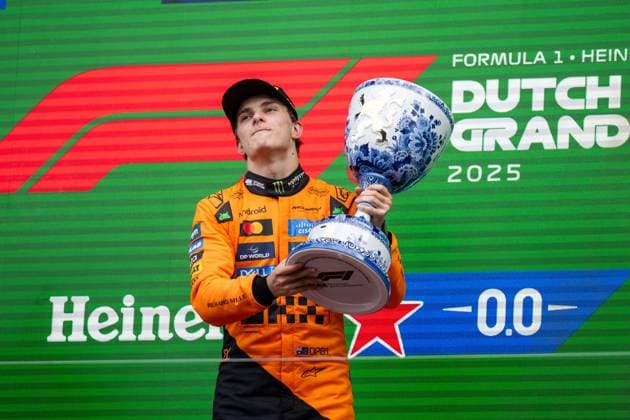 Oscar Piastri McLaren Formula 1 Team, Australia, 81 celebrates victory on the podium at the podium ceremony, NED, Formula 1 World Championship, Heineken Grand Prix of the Netherlands, Circuit Zandvoort, Race, 2025 season, 31 08 2025 NED, Formula 1 World Championship, Heineken Grand Prix of the Netherlands, Circuit Zandvoort, Race, 2025 season, 31 08 2025 Zandvoort Copyright: xEibner-Pressefoto Memmlerx EP_MMR