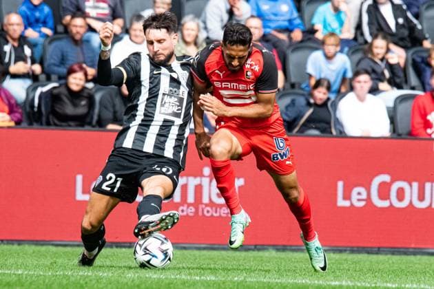 FOOTBALL : SCO Angers vs Stade Rennais - Ligue 1 - JournÃ e 3 - 31 08 2025 Moussa Tamari (Stade Rennais) Jordan Lefort (ANGERS SCO) AngersFrance  Copyright: xBaptistexAutissierx