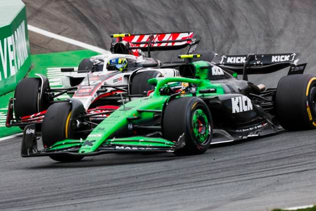 Formula 1 Heineken Dutch Grand Prix 2025 Alexis Perrin OVERTAKE MAXPPP - Zandvoort 31 08 2025 87 BEARMAN Oliver (gbr), Haas F1 Team, action, 05 BORTOLETO Gabriel (bra), Stake F1 Team KICK Sauber, action at the Formula 1 Heineken Dutch Grand Prix 2025, the 15th round of the 2025 FIA Formula 1 World Championship, WM, Weltmeisterschaft at Circuit Zandvoort in Zandvoort, Netherlands, from 28 to 31 August 2025 Zandvoort Netherlands Copyright: xOVERTAKE MAXPPPxAlexisxPerrinx OVT202508316148 OVT202508316148