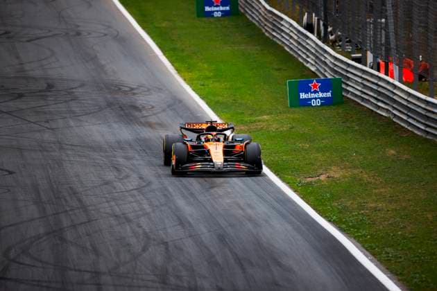 Formula 1 Heineken Dutch Grand Prix 2025 Alexis Perrin OVERTAKE MAXPPP - Zandvoort 31 08 2025 81 PIASTRI Oscar (aus), McLaren F1 Team, action at the Formula 1 Heineken Dutch Grand Prix 2025, the 15th round of the 2025 FIA Formula 1 World Championship, WM, Weltmeisterschaft at Circuit Zandvoort in Zandvoort, Netherlands, from 28 to 31 August 2025 Zandvoort Netherlands  Copyright: xOVERTAKE MAXPPPxAlexisxPerrinx OVT202508316139 OVT202508316139
