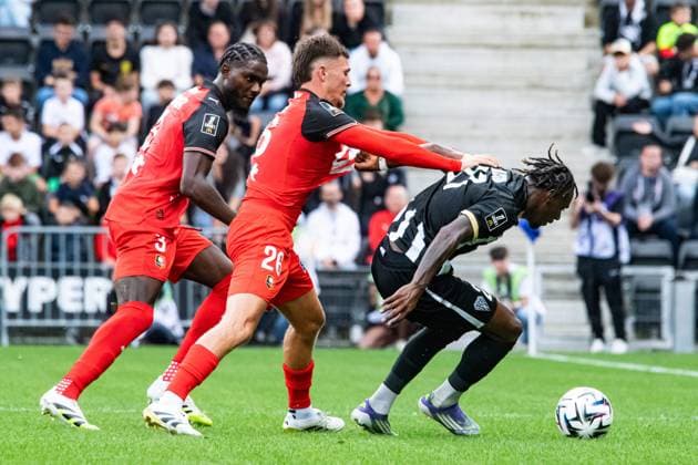 FOOTBALL : SCO Angers vs Stade Rennais - Ligue 1 - JournÃ e 3 - 31 08 2025 Quentin Merlin (Stade Rennais) Lilian Raolisoa (ANGERS SCO) AngersFrance  Copyright: xBaptistexAutissierx