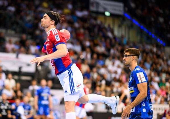 Casper Mortensen Handball Sport Verein Hamburg, 51 , on throw, TVB Stuttgart vs Handball Sport Verein Hamburg, Handball, DAIKIN 1 Handball Bundesliga, 1 Matchday, Season 2025 2026, 31 08 2025 Eibner Pressefoto Andreas Ulmer TVB Stuttgart vs Handball Sport Verein Hamburg, Handball, DAIKIN 1 Handball Bundesliga, 1 Matchday, Season 2025 2026, 31 08 2025 Stuttgart Copyright: xEibner-Pressefoto AndreasxUlmerx EP_AUR