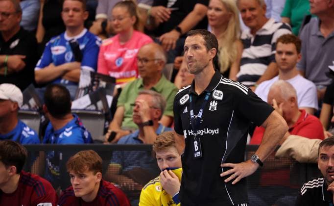 31 08 2025, Germany, Stuttgart, Handball Bundesliga season 2025 2026, TVB Stuttgart vs Hamburger SV, HSV coach Thorsten Jansen