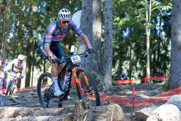 COUPE DU MONDE DE VTT AUX GETS PHOTOPQR LE DAUPHINE Grégory YETCHMENIZA ; Les Gets ; 31 08 2025 ; Les Gets (Haute-Savoie), 31 août. Les Gets accueillent une étape de coupe du monde de VTT. UCI CROSS COUNTRY WORLD CUP sur notre photo : Mathieu Van der Poel, termine 6e aux Gets. Grégory Yetchmeniza Le Dauphiné Libéré - Les Gets hosts a Mountain Bike World Cup stage Les Gets Haute-Savoie Rhône-Alpes France  Copyright: xPHOTOPQR LExDAUPHINE MAXPPPxGrégoryxYETCHMENIZAx 20250831JDL6283 20250831JDL6283