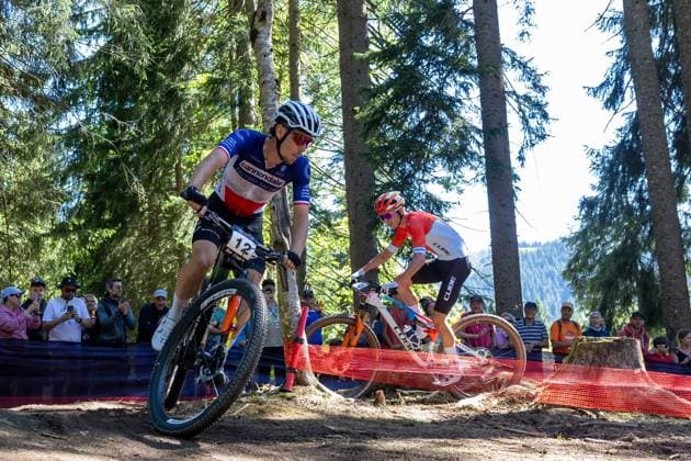 COUPE DU MONDE DE VTT AUX GETS PHOTOPQR LE DAUPHINE Grégory YETCHMENIZA ; Les Gets ; 31 08 2025 ; Les Gets (Haute-Savoie), 31 août. Les Gets accueillent une étape de coupe du monde de VTT. UCI CROSS COUNTRY WORLD CUP sur notre photo : Le champion de France Luca Martin décroche sa première victoire en Coupe du monde. Grégory Yetchmeniza Le Dauphiné Libéré - Les Gets hosts a Mountain Bike World Cup stage Les Gets Haute-Savoie Rhône-Alpes France  Copyright: xPHOTOPQR LExDAUPHINE MAXPPPxGrégoryxYETCHMENIZAx 20250831JDL6285 20250831JDL6285