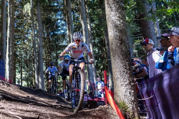 COUPE DU MONDE DE VTT AUX GETS PHOTOPQR LE DAUPHINE Grégory YETCHMENIZA ; Les Gets ; 31 08 2025 ; Les Gets (Haute-Savoie), 31 août. Les Gets accueillent une étape de coupe du monde de VTT. UCI CROSS COUNTRY WORLD CUP sur notre photo : Loana Lecomte, a pris la 17e place. Grégory Yetchmeniza Le Dauphiné Libéré - Les Gets hosts a Mountain Bike World Cup stage Les Gets Haute-Savoie Rhône-Alpes France  Copyright: xPHOTOPQR LExDAUPHINE MAXPPPxGrégoryxYETCHMENIZAx 20250831JDL6299 20250831JDL6299