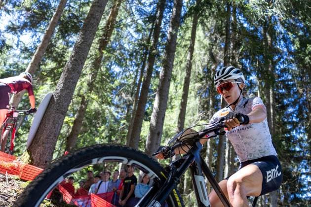 COUPE DU MONDE DE VTT AUX GETS PHOTOPQR LE DAUPHINE Grégory YETCHMENIZA ; Les Gets ; 31 08 2025 ; Les Gets (Haute-Savoie), 31 août. Les Gets accueillent une étape de coupe du monde de VTT. UCI CROSS COUNTRY WORLD CUP sur notre photo : Loana Lecomte, a pris la 17e place. Grégory Yetchmeniza Le Dauphiné Libéré - Les Gets hosts a Mountain Bike World Cup stage Les Gets Haute-Savoie Rhône-Alpes France  Copyright: xPHOTOPQR LExDAUPHINE MAXPPPxGrégoryxYETCHMENIZAx 20250831JDL6316 20250831JDL6316