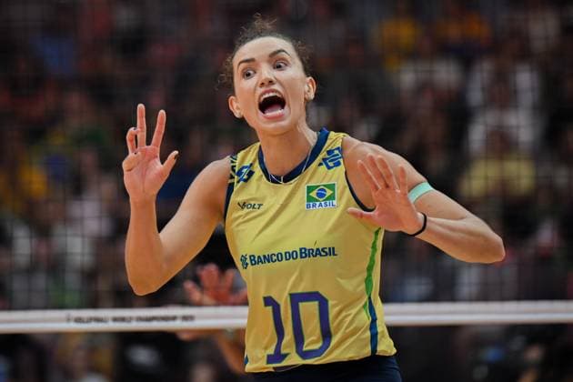 Brazil v Dominican Republic - FIVB Women’s World Volleyball Championship BANGKOK, THAILAND - AUGUST 31: Gabriela Braga Guimaraes (10) of Brazil in action during the FIVB Women s World Volleyball Championship match between Brazil and Dominican Republic at Huamark Indoor Stadium in Bangkok, Thailand on August 31, 2025. Mustafa Hatipoglu Anadolu Banghok Thailand. Editorial use only. Please get in touch for any other usage.  Copyright: x2025xAnadoluxMustafaxHatipoglux