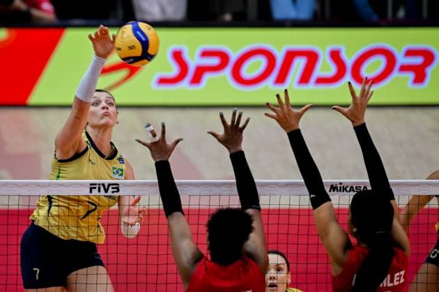 Brazil v Dominican Republic - FIVB Women’s World Volleyball Championship BANGKOK, THAILAND - AUGUST 31: Rosamaria Montibeller (7) of Brazil in action during the FIVB Women s World Volleyball Championship match between Brazil and Dominican Republic at Huamark Indoor Stadium in Bangkok, Thailand on August 31, 2025. Mustafa Hatipoglu Anadolu Banghok Thailand. Editorial use only. Please get in touch for any other usage.  Copyright: x2025xAnadoluxMustafaxHatipoglux