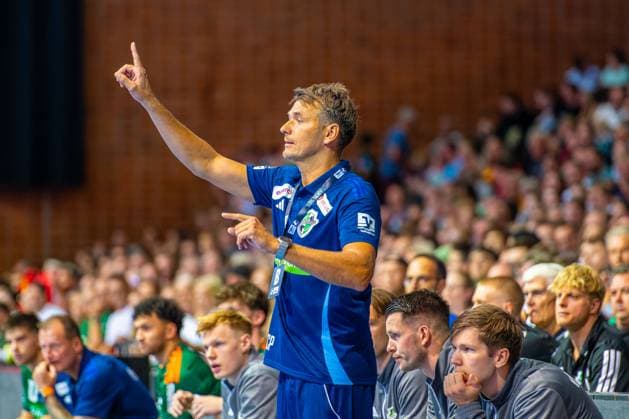 L R , TSV Hannover Burgdorf green against HC Alkaloid white 1 Matchday of Qualification Round 1 EHF European League 2025 2026 31 08 2025, Swiss Life Hall Hannover, GER , Copyright: xJanxGuentherx xTSVxHannover-Burgdorfx