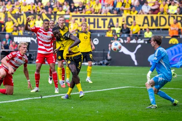 31.08.2025: Fußball: Borussia Dortmund - Union Berlin, 2. Spieltag im Signal-Iduna-Park. Serhou Guirassy (Borussia Dortmund) erzielt das Tor zum 1:0. WICHTIGER HINWEIS: Gemäß den Vorgaben der DFL und des DFB ist es untersagt, in dem Stadion und oder vom Spiel angefertigte Fotoaufnahmen in Form von Sequenzbildern und oder videoähnlichen Fotostrecken zu verwerten bzw. verwerten zu lassen. *** 31 08 2025 Football Borussia Dortmund Union Berlin, Matchday 2 at Signal Iduna Park Serhou Guirassy Borussia Dortmund scores the 1-0 goal IMPORTANT NOTE In accordance with the regulations of the DFL and the DFB, it is prohibited to use or have used photographs taken in the stadium and or of the match in the form of sequential images and or video-like photo series Copyright: xDavidxInderliedx