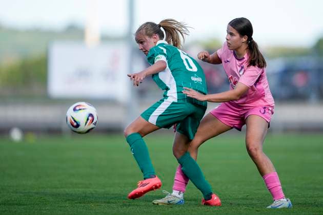 v li Elena Grill Fürth, 6 , Marlen Helmstetter TSG II, 3 , duel, duel, tackle, tackling, dynamics, action, action, 31 08 2025, St Leon Rot Germany , Football, Women, Regionalliga Süd, TSG 1899 Hoffenheim U20 SpVgg Greuther Fürth, 31 08 2025, St Leon Rot Germany , Soccer, Women, Regionalliga Süd, TSG 1899 Hoffenheim U20 SpVgg Greuther Fürth, DFB DFL REGULATIONS PROHIBIT ANY USE OF PHOTOGRAPHS AS IMAGE SEQUENCES AND OR QUASI VIDEO xozx