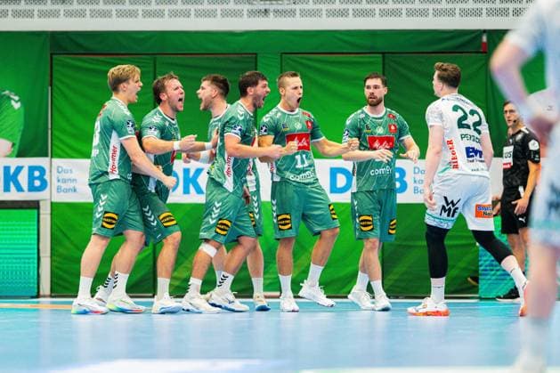 31 08 2025 Handball, 2025 2026, 1 Bundesliga, 1 Matchday, GWD Minden Frisch auf Göppingen L R Niclas Benedict Heitkamp Minden , Tom Bergner Minden , Ian Weber Minden , Malte Donker Minden , Mats Korte Minden , Max Staar Minden , Erik Persson Göppingen