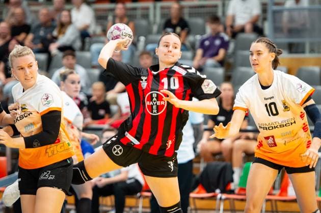 Sophia Cormann Bayer Leverkusen,No 10 on throw DEU, Leverkusen 31 08 2025 Handball, 2 Bundesliga Women 2025 2026, 1 Matchday, Bayer 04 Leverkusen VfL Waiblingen