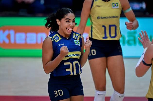 Brazil v Dominican Republic - FIVB Women’s World Volleyball Championship BANGKOK, THAILAND - AUGUST 31: Marcelle de Arruda Mattos da Silva (30) of Brazil celebrates during the FIVB Women s World Volleyball Championship match between Brazil and Dominican Republic at Huamark Indoor Stadium in Bangkok, Thailand on August 31, 2025. Mustafa Hatipoglu Anadolu Banghok Thailand. Editorial use only. Please get in touch for any other usage.  Copyright: x2025xAnadoluxMustafaxHatipoglux