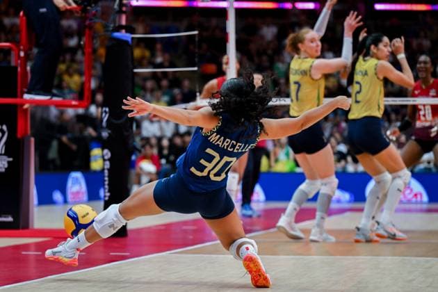 Brazil v Dominican Republic - FIVB Women’s World Volleyball Championship BANGKOK, THAILAND - AUGUST 31: Marcelle de Arruda Mattos da Silva (30) of Brazil in action during the FIVB Women s World Volleyball Championship match between Brazil and Dominican Republic at Huamark Indoor Stadium in Bangkok, Thailand on August 31, 2025. Mustafa Hatipoglu Anadolu Banghok Thailand. Editorial use only. Please get in touch for any other usage.  Copyright: x2025xAnadoluxMustafaxHatipoglux