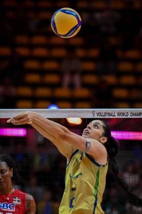 Brazil v Dominican Republic - FIVB Women’s World Volleyball Championship BANGKOK, THAILAND - AUGUST 31: Diana Duarte Alecrim (2) of Brazil in action during the FIVB Women s World Volleyball Championship match between Brazil and Dominican Republic at Huamark Indoor Stadium in Bangkok, Thailand on August 31, 2025. Mustafa Hatipoglu Anadolu Banghok Thailand. Editorial use only. Please get in touch for any other usage.  Copyright: x2025xAnadoluxMustafaxHatipoglux