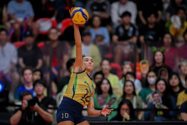Brazil v Dominican Republic - FIVB Women’s World Volleyball Championship BANGKOK, THAILAND - AUGUST 31: Gabriela Braga Guimaraes of Brazil in action during the FIVB Women s World Volleyball Championship match between Brazil and Dominican Republic at Huamark Indoor Stadium in Bangkok, Thailand on August 31, 2025. Mustafa Hatipoglu Anadolu Banghok Thailand. Editorial use only. Please get in touch for any other usage.  Copyright: x2025xAnadoluxMustafaxHatipoglux