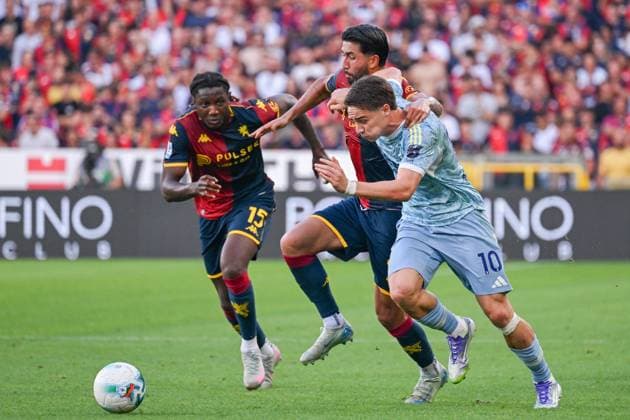 GenoaÕs Mikael Ellertsson fights for the ball with Juventus Kenan Yildiz during the Serie A soccer match between Genoa and Juventus at the Luigi Ferraris Stadium in Genoa, Italy - Sunday, August 31, 2025. - Soccer .  Copyright: xTanoxPecoraro LaPressex