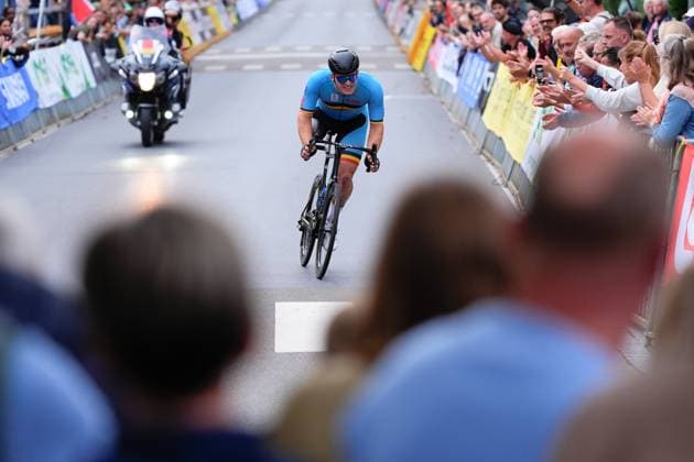 2025 UCI Para-cycling Road World Championships Picture by Olly Hassell SWpix.com - 31 08 2025 - Cycling - 2025 UCI Para-cycling Road World Championships - Ronse, Flanders, Belgium - Men C2 Road Race - Ewoud Vromant (Belgium) Copyright: x xSWpix.comx(t axPhotographyxHubxLtd)xOllyxHassell SWpix.comx SWP-3069-1960