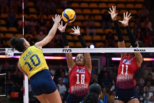 Brazil v Dominican Republic - FIVB Women’s World Volleyball Championship BANGKOK, THAILAND - AUGUST 31: Gabriela Braga Guimaraes (10) of Brazil in action during the FIVB Women s World Volleyball Championship match between Brazil and Dominican Republic at Huamark Indoor Stadium in Bangkok, Thailand on August 31, 2025. Mustafa Hatipoglu Anadolu Banghok Thailand. Editorial use only. Please get in touch for any other usage.  Copyright: x2025xAnadoluxMustafaxHatipoglux