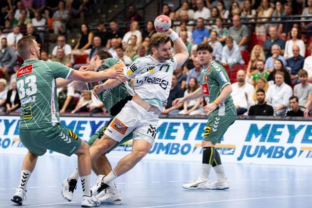 David SCHMIDT FRISCH AUF Goeppingen, 77 scores a goal, Action, Goal throw GWD Minden GWD vs FRISCH AUF Goeppingen FAG , Handball, Men, Daikin Handball Bundesliga HBL , 1 Matchday, Season 2025 2026, 31 08 2025 GWD Minden GWD vs FRISCH AUF Goeppingen FAG , Handball, Men, Daikin Handball Bundesliga HBL , 1 Matchday, Season 2025 2026, 31 08 2025 Luebbecke Copyright: xEibnerxPressefoto OliverxSchmidtx EP_OST