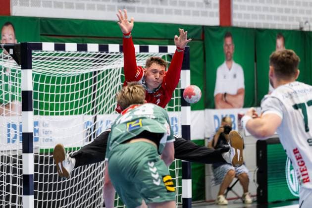 Julian BUCHELE FRISCH AUF Goeppingen, 01 Parade GWD Minden GWD vs FRISCH AUF Goeppingen FAG , Handball, Men, Daikin Handball Bundesliga HBL , 1 Matchday, Season 2025 2026, 31 08 2025 GWD Minden GWD vs FRISCH AUF Goeppingen FAG , Handball, Men, Daikin Handball Bundesliga HBL , 1 Matchday, Season 2025 2026, 31 08 2025 Luebbecke Copyright: xEibnerxPressefoto OliverxSchmidtx EP_OST