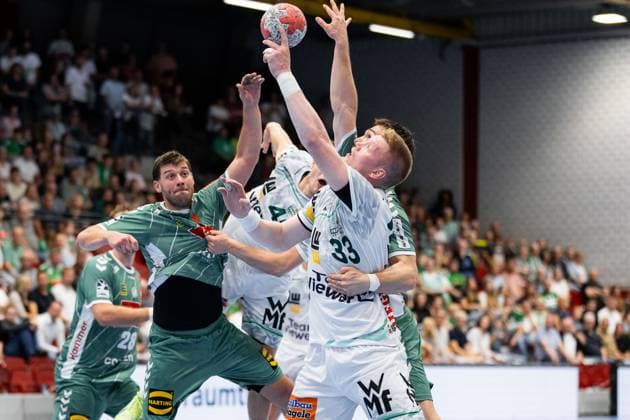 Ymir GISLASON FRISCH AUF Goeppingen, 33 scores a goal, Action, Goal throw GWD Minden GWD vs FRISCH AUF Goeppingen FAG , Handball, Men, Daikin Handball Bundesliga HBL , 1 Matchday, Season 2025 2026, 31 08 2025 GWD Minden GWD vs FRISCH AUF Goeppingen FAG , Handball, Men, Daikin Handball Bundesliga HBL , 1 Matchday, Season 2025 2026, 31 08 2025 Luebbecke Copyright: xEibnerxPressefoto OliverxSchmidtx EP_OST