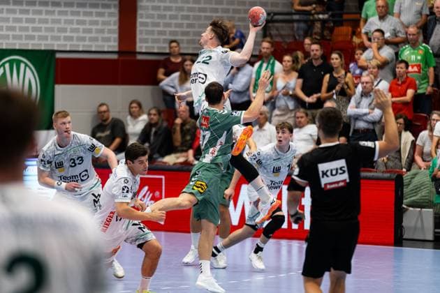 Erik PERSSON FRISCH AUF Goeppingen, 22 scores a goal, Action, Goal throw GWD Minden GWD vs FRISCH AUF Goeppingen FAG , Handball, Men, Daikin Handball Bundesliga HBL , 1 Matchday, Season 2025 2026, 31 08 2025 GWD Minden GWD vs FRISCH AUF Goeppingen FAG , Handball, Men, Daikin Handball Bundesliga HBL , 1 Matchday, Season 2025 2026, 31 08 2025 Luebbecke Copyright: xEibnerxPressefoto OliverxSchmidtx EP_OST