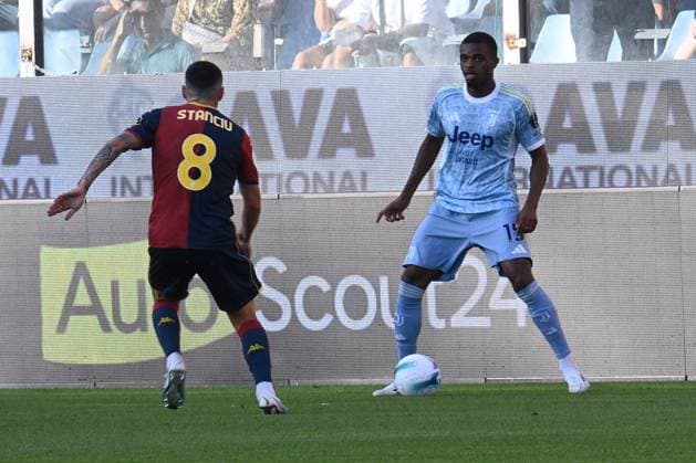 Pierre Kalulu (Juventus FC) in action during Genoa CFC vs Juventus FC, Italian soccer Serie A match in Genoa, Italy, August 31 2025  Copyright: xPasqualexGolia IPAxSportx xipa-agency.netx xx IPA_63781906 IPA_Agency_IPA63781906
