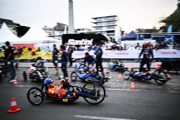 Riders of the mixed relays pictured in action during the UCI Para-cycling Road World Championships, Sunday 31 August 2025, in Ronse. The UCI Para-Cycling Road World Championships take place from 28 to 31 Augustus in Ronse. JASPERxJACOBS  x132971232x