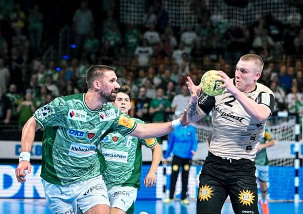 31 08 2025, xlakx, Handball Daikin HBL, Fuechse Berlin Bergischer HC v l Fabian Wiede Fuechse Berlin , Noah Beyer Bergischer HC duel, duel, fight, tackle Berlin Daniel Lakomski