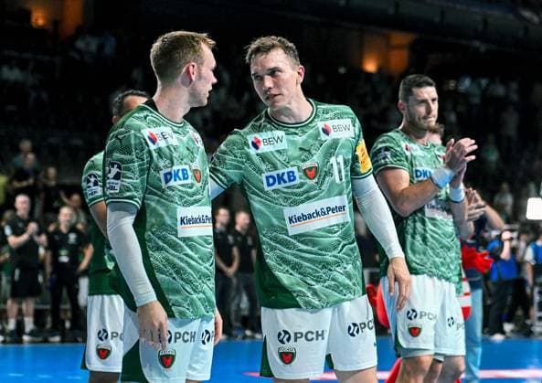 31 08 2025, xlakx, Handball Daikin HBL, Fuechse Berlin Bergischer HC v l Mathias Gidsel Fuechse Berlin , Lasse Andersson Fuechse Berlin im Gespraech Berlin Daniel Lakomski
