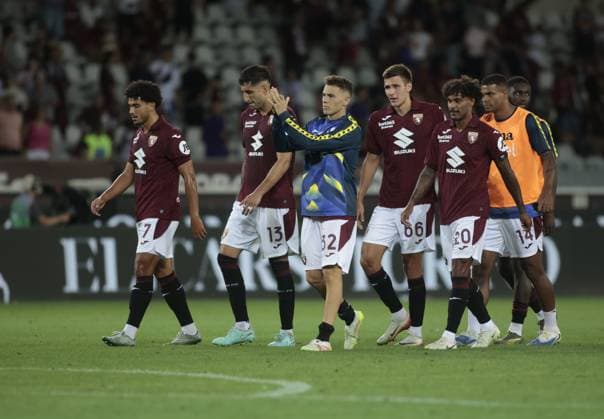 Kristjan Asllani of Torino FC and -team mates during the Italian Serie A, 2025 26 season, football match between Torino FC and ACF Fiorentina on 31 August 2025 at Stadio Olimpico Grande Torino, Turin, Italy. Photo Nderim Kaceli  Copyright: xNderimxKaceli IPAxSportx xipa-agency.netx xx IPA_63787200 IPA_Agency_IPA63787200