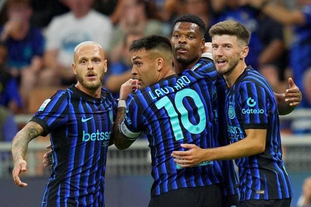 Inter MilanÕs Denzel Dumfries celebrates after scoring 1-0 during the Serie A soccer match between Inter and Udinese at the San Siro Stadium in Milan , north Italy - Sunday , August 31 , 2025. - Soccer .  Copyright: xSpada LaPressex