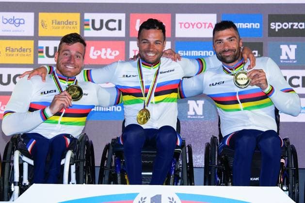 2025 UCI Para-cycling Road World Championships Picture by Olly Hassell SWpix.com - 31 08 2025 - Cycling - 2025 UCI Para-cycling Road World Championships - Ronse, Flanders, Belgium - Team Relay Podium - France - Joseph Fritsch (France), Florian Jouanny (France) and Johan Quaile (France) receiving the Gold Medals to become World Champions Copyright: x xSWpix.comx(t axPhotographyxHubxLtd)xOllyxHassell SWpix.comx SWP-3069-2055