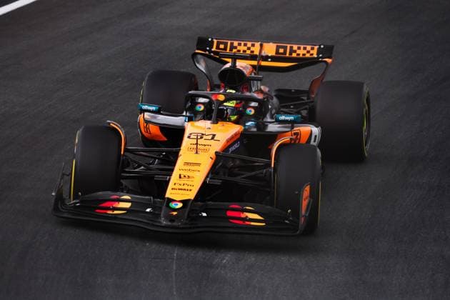 F1 - DUTCH GRAND PRIX 2025 81 PIASTRI Oscar (aus), McLaren F1 Team MCL39, action during the 2025 Formula 1 Heineken Dutch Grand Prix, 15th round of the 2025 FIA Formula One World Championship, WM, Weltmeisterschaft from August 29 to 31, 2025 on the Zandvoort Circuit, in Zandvoort, Netherlands - ZandvoortNetherlands  Copyright: xANTONINxVINCENTx